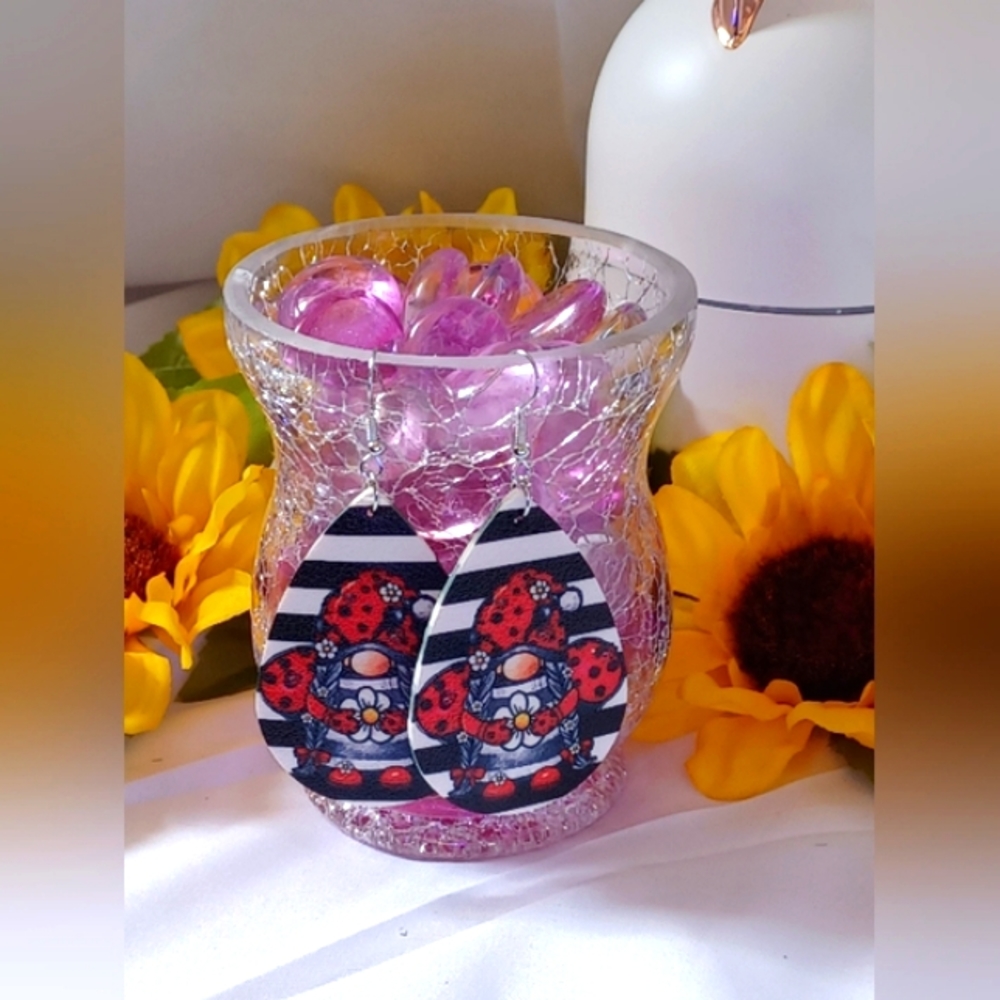 🤍✨Handmade faux leather earings✨🤍